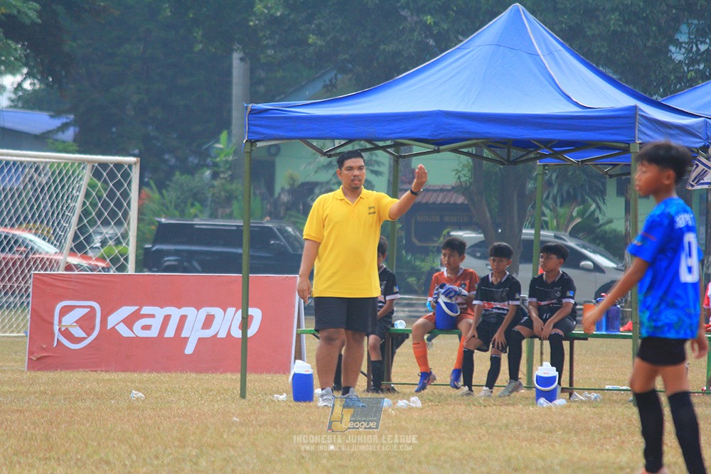 ijlu11 big8 190726 steelford united vs jips soccer
