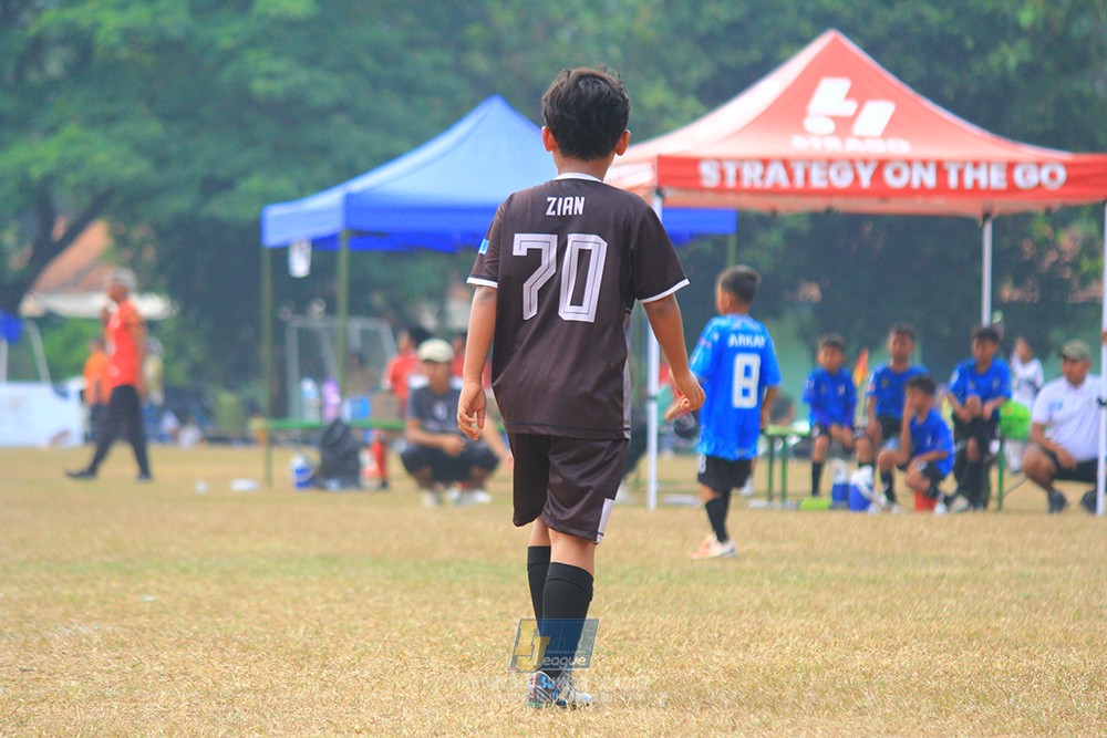 ijlu11 big8 190726 steelford united vs jips soccer