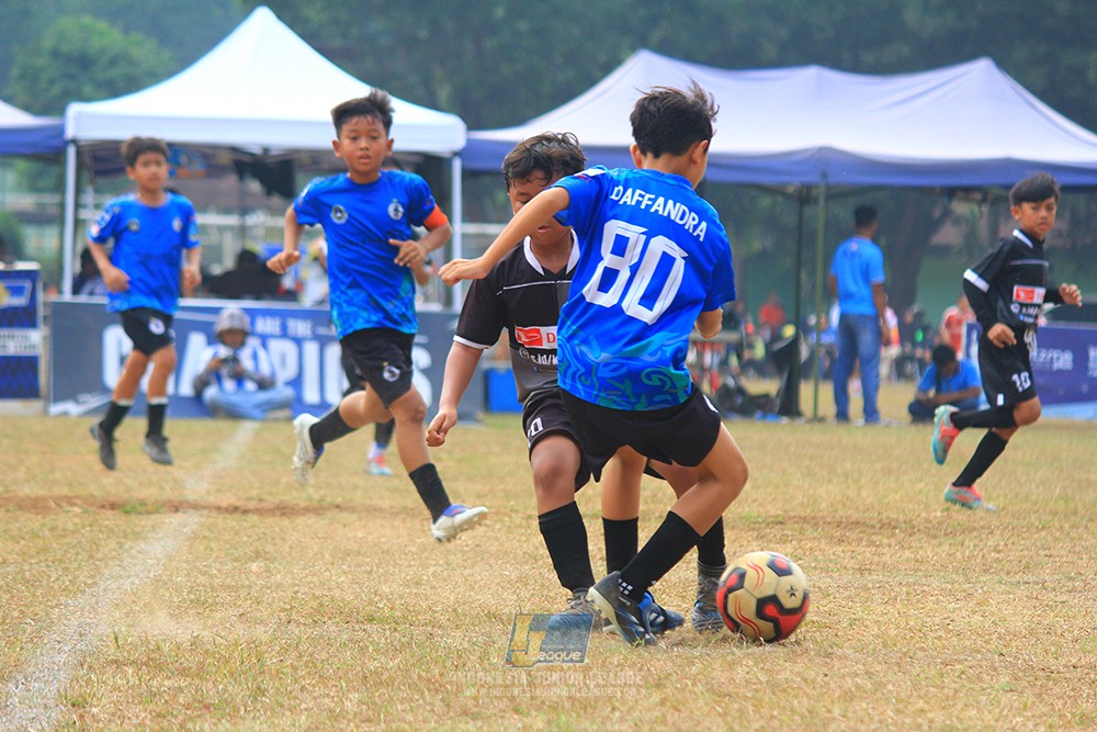 ijlu11 big8 190726 steelford united vs jips soccer