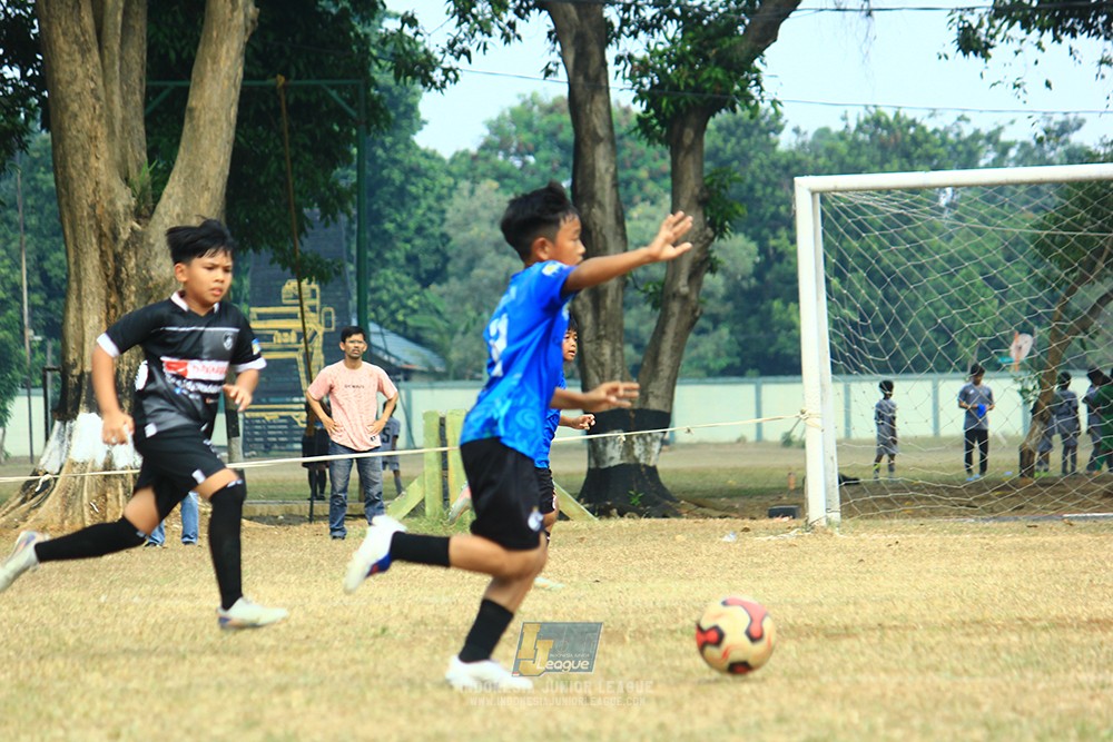 ijlu11 big8 190726 steelford united vs jips soccer