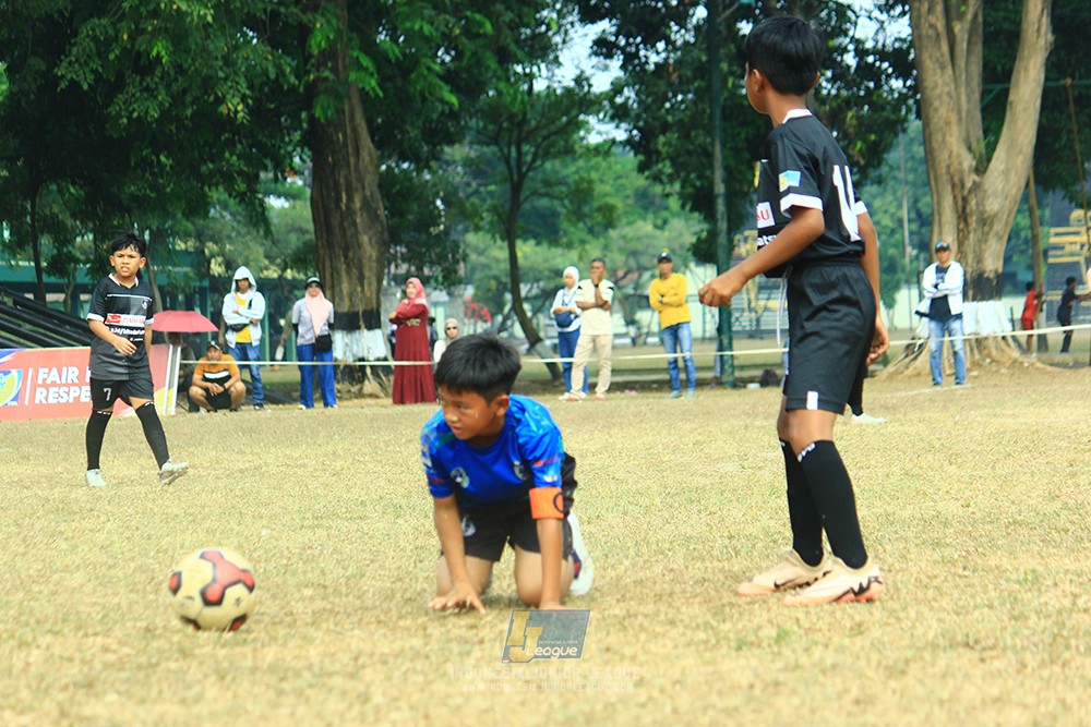ijlu11 big8 190726 steelford united vs jips soccer
