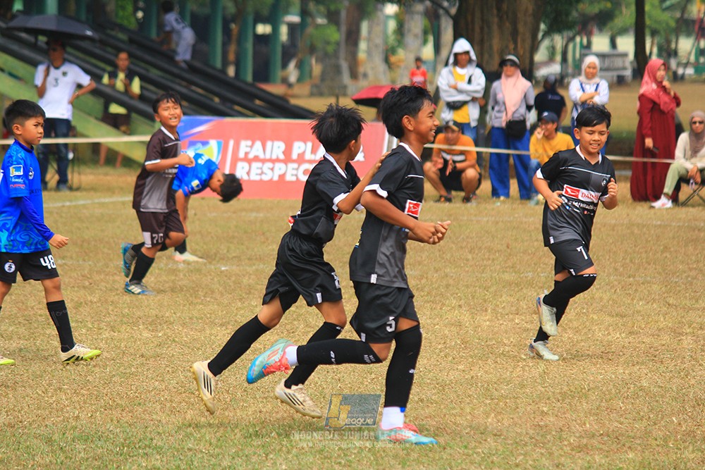 ijlu11 big8 190726 steelford united vs jips soccer