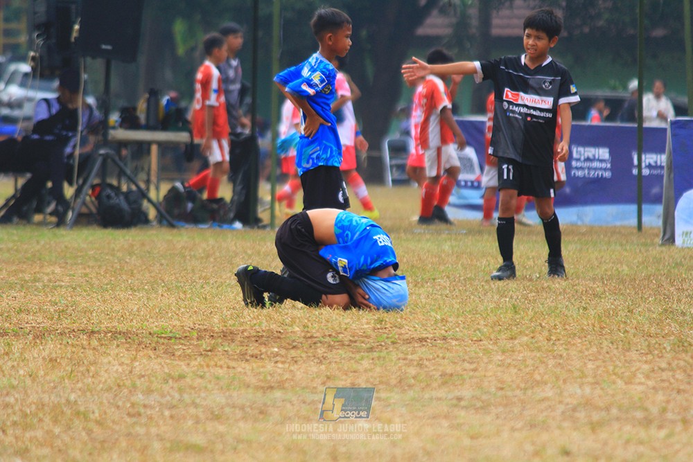 ijlu11 big8 190726 steelford united vs jips soccer