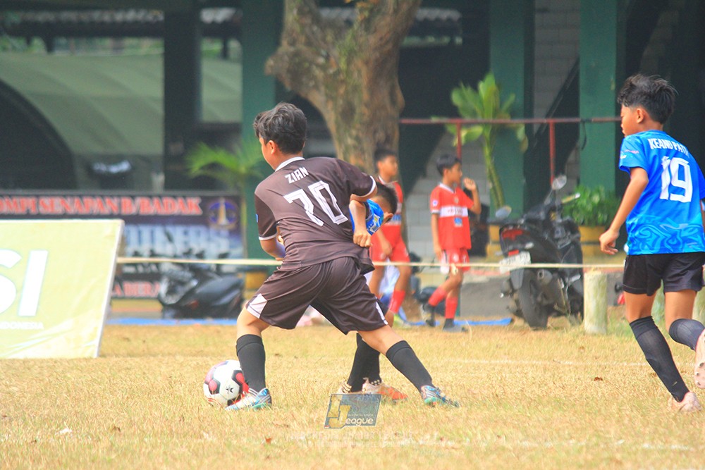 ijlu11 big8 190726 steelford united vs jips soccer