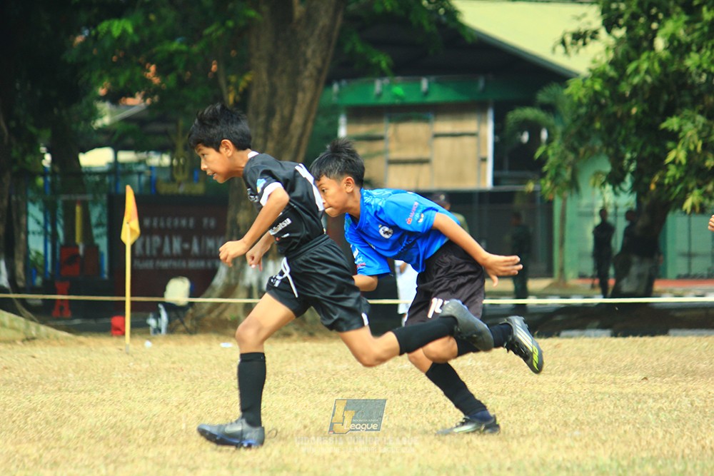 ijlu11 big8 190726 steelford united vs jips soccer