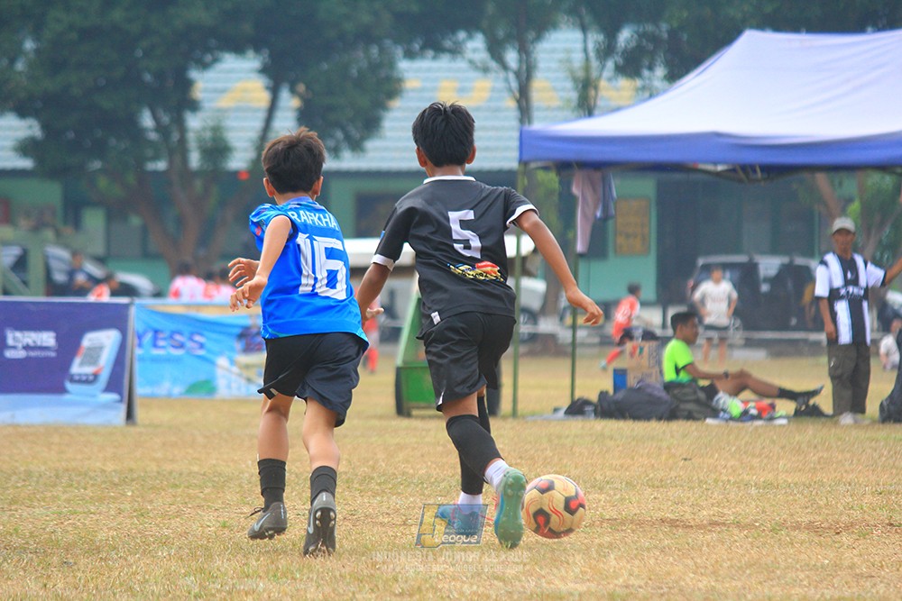 ijlu11 big8 190726 steelford united vs jips soccer
