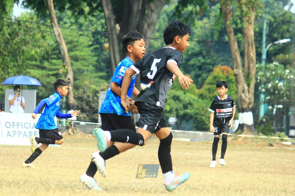 ijlu11 big8 190726 steelford united vs jips soccer