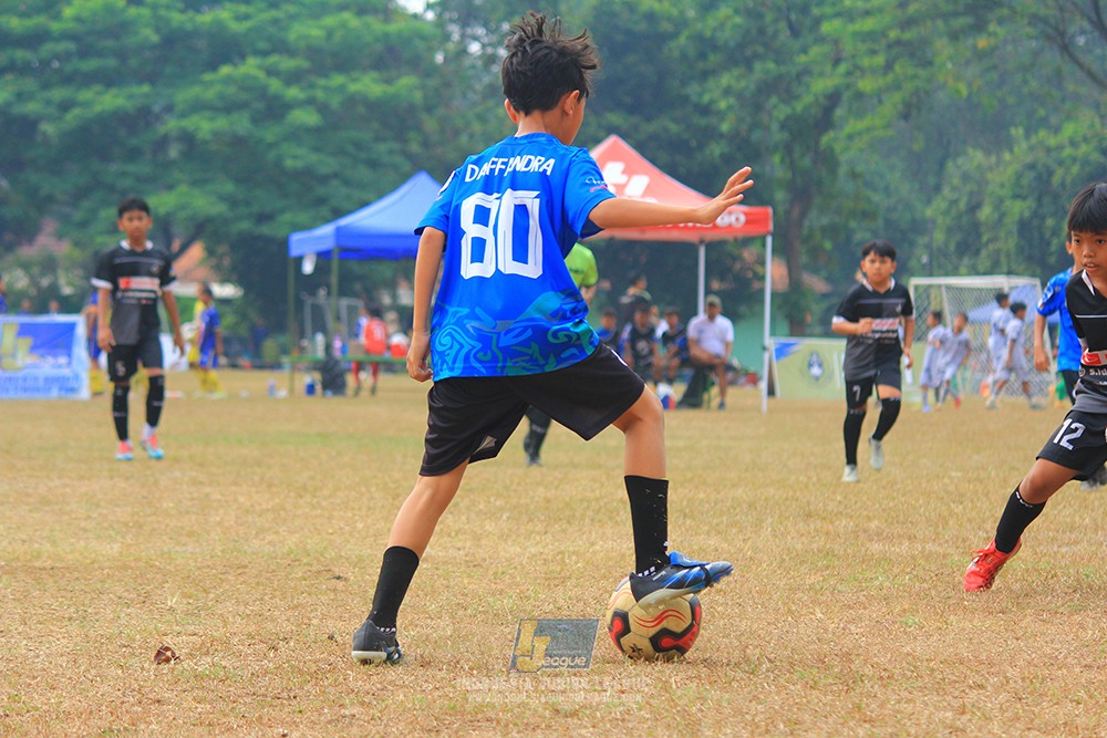 ijlu11 big8 190726 steelford united vs jips soccer