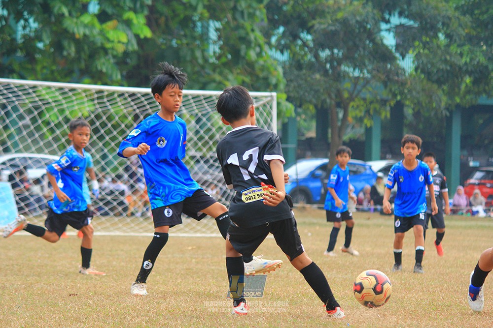 ijlu11 big8 190726 steelford united vs jips soccer