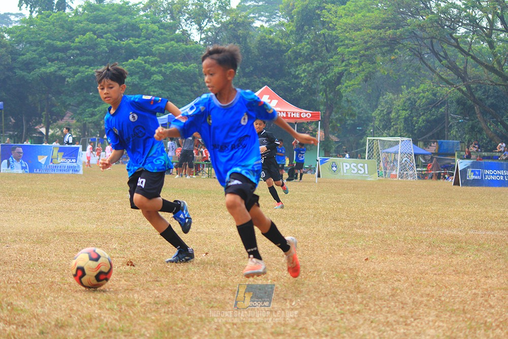 ijlu11 big8 190726 steelford united vs jips soccer