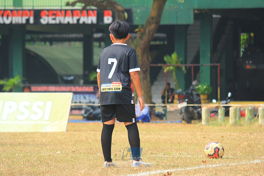 ijlu11 big8 190726 steelford united vs jips soccer