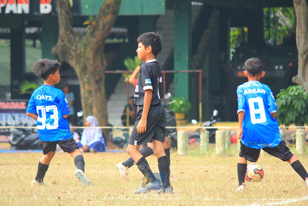 ijlu11 big8 190726 steelford united vs jips soccer