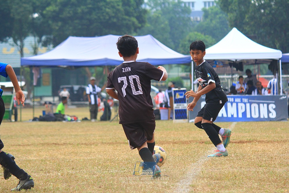 ijlu11 big8 190726 steelford united vs jips soccer