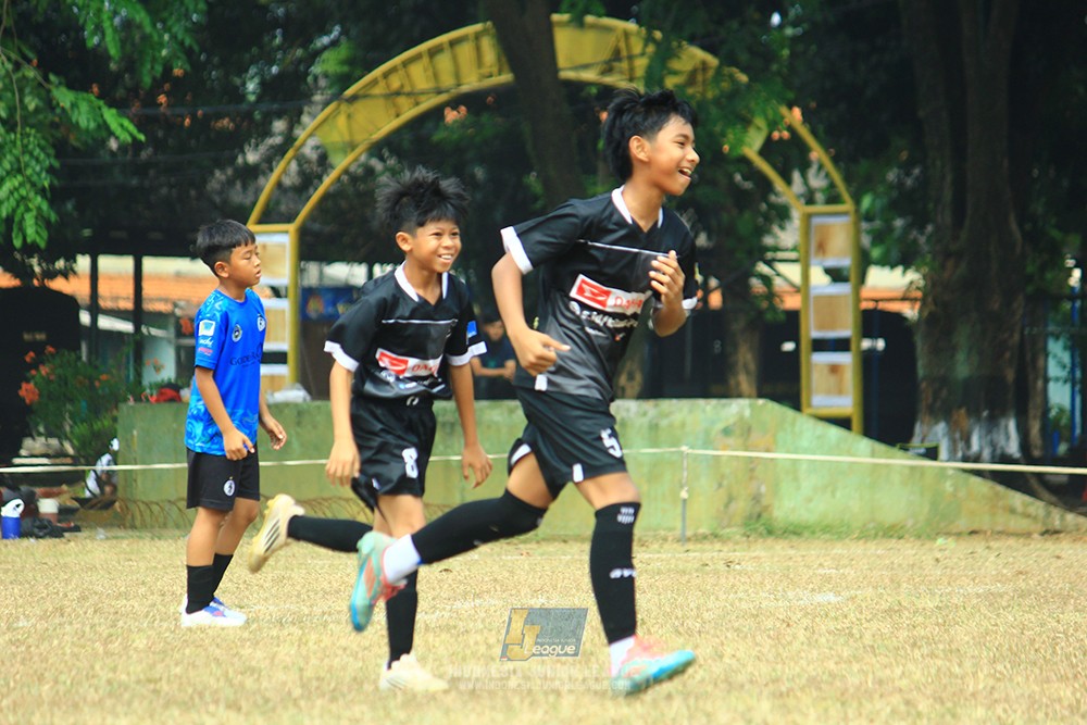 ijlu11 big8 190726 steelford united vs jips soccer