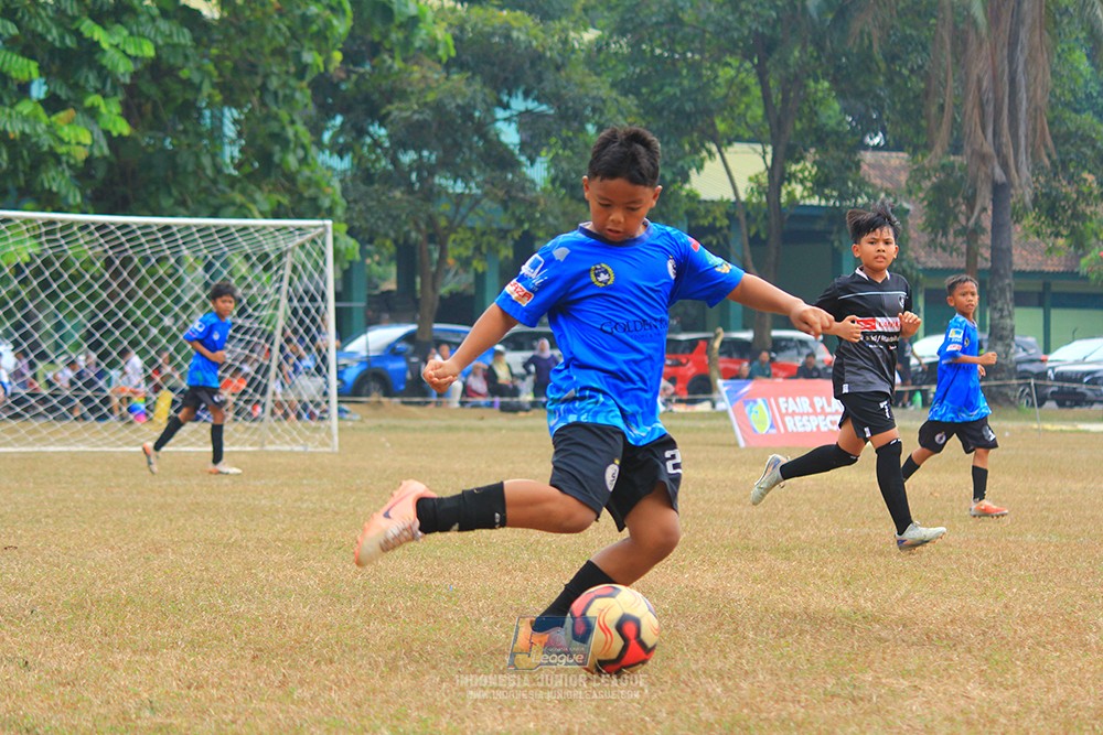 ijlu11 big8 190726 steelford united vs jips soccer