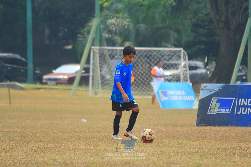 ijlu11 big8 190726 steelford united vs jips soccer