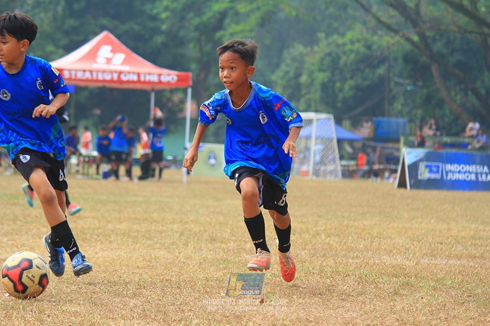 ijlu11 big8 190726 steelford united vs jips soccer