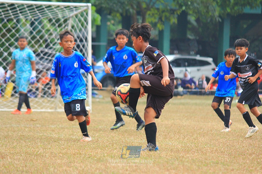 ijlu11 big8 190726 steelford united vs jips soccer
