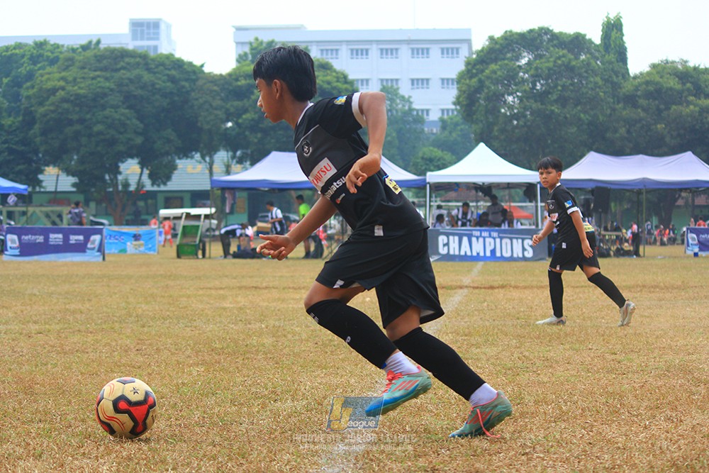 ijlu11 big8 190726 steelford united vs jips soccer