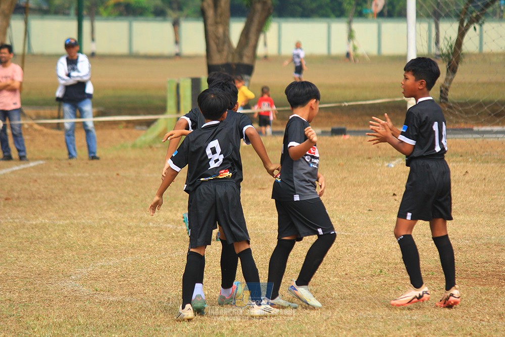 ijlu11 big8 190726 steelford united vs jips soccer