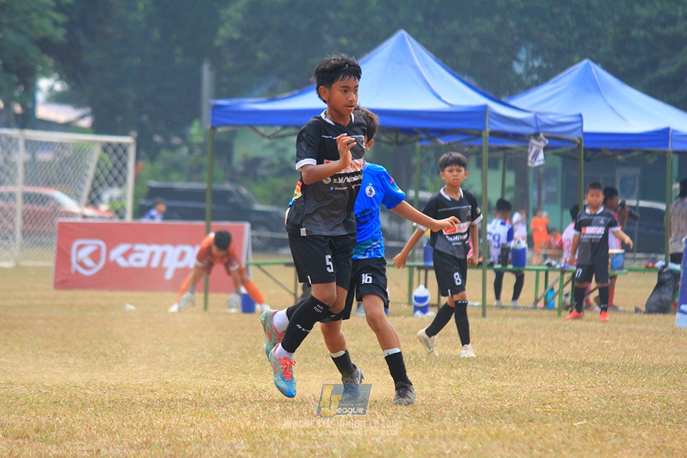 ijlu11 big8 190726 steelford united vs jips soccer