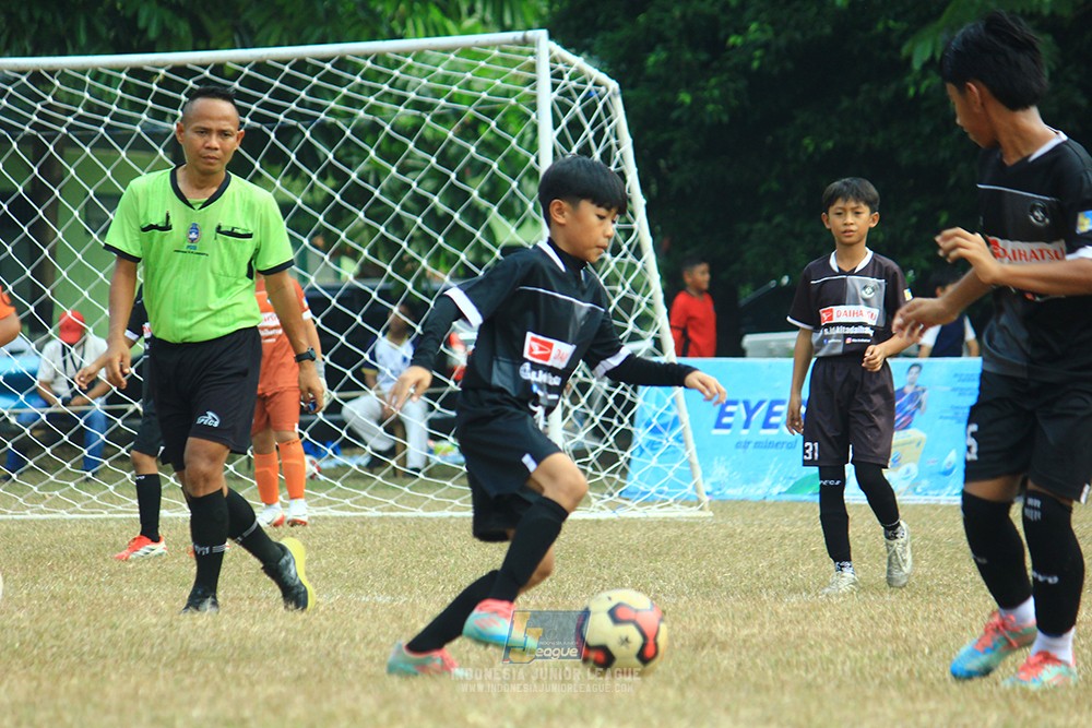 ijlu11 big8 190726 steelford united vs jips soccer