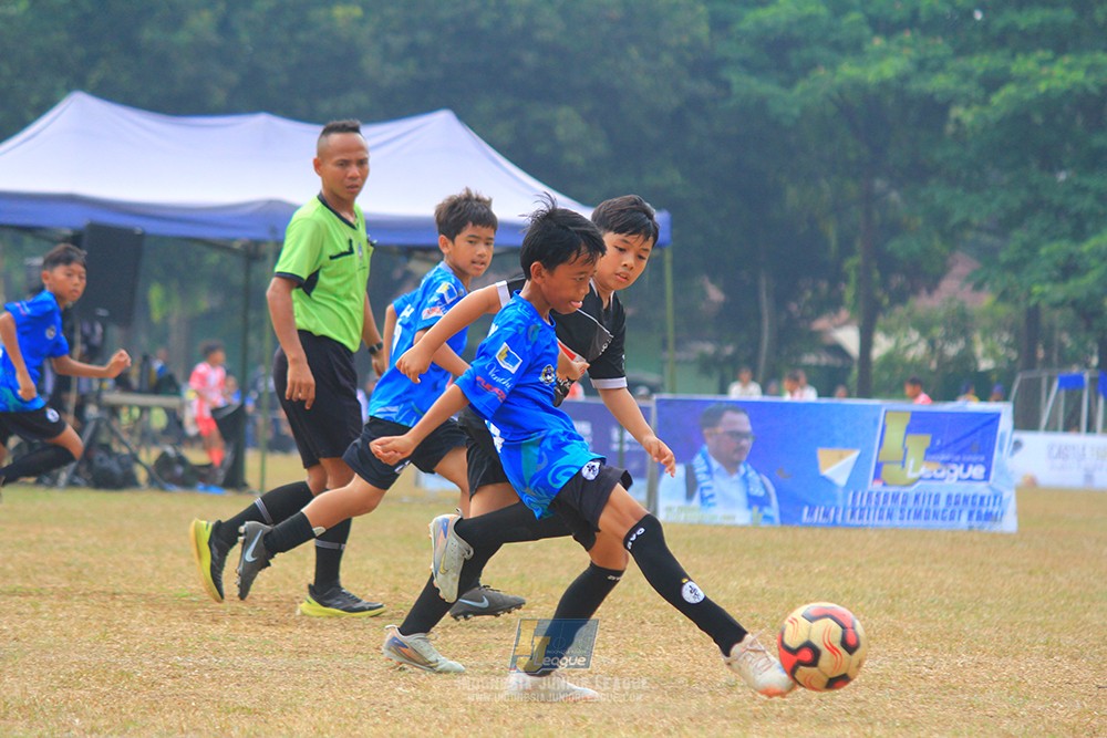 ijlu11 big8 190726 steelford united vs jips soccer