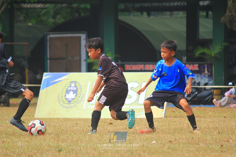 ijlu11 big8 190726 steelford united vs jips soccer
