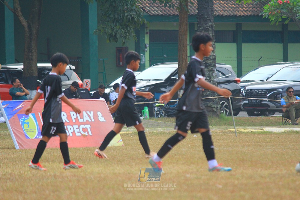 ijlu11 big8 190726 steelford united vs jips soccer