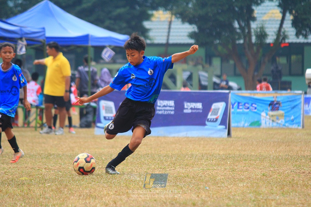 ijlu11 big8 190726 steelford united vs jips soccer