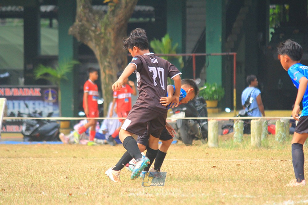 ijlu11 big8 190726 steelford united vs jips soccer