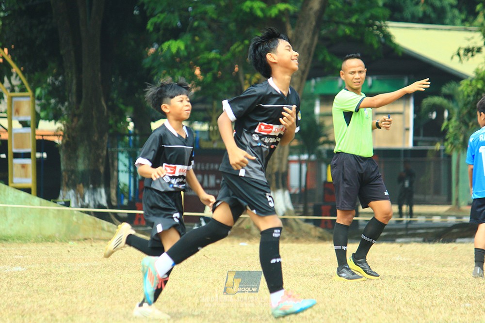 ijlu11 big8 190726 steelford united vs jips soccer