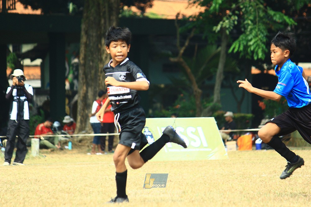 ijlu11 big8 190726 steelford united vs jips soccer