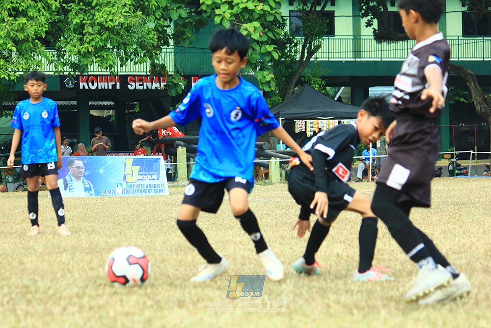 ijlu11 big8 190726 steelford united vs jips soccer