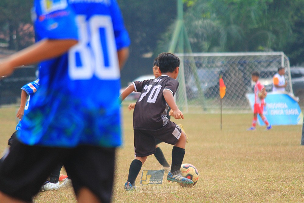 ijlu11 big8 190726 steelford united vs jips soccer