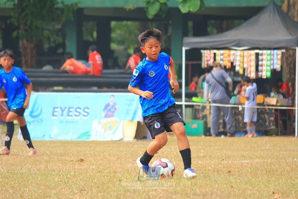 ijlu11 big8 190726 steelford united vs jips soccer