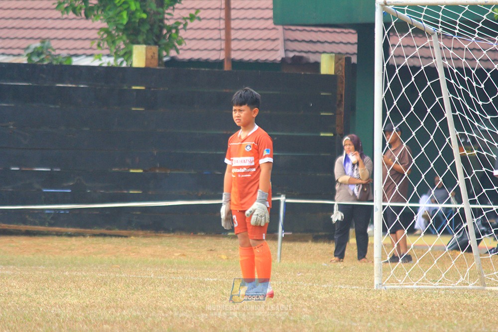 ijlu11 big8 190726 steelford united vs jips soccer