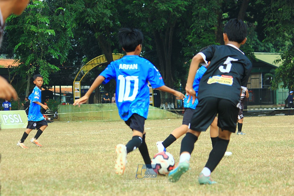 ijlu11 big8 190726 steelford united vs jips soccer