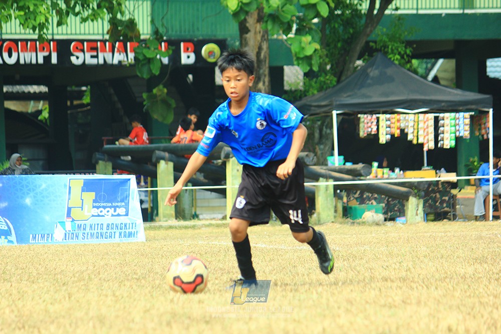 ijlu11 big8 190726 steelford united vs jips soccer