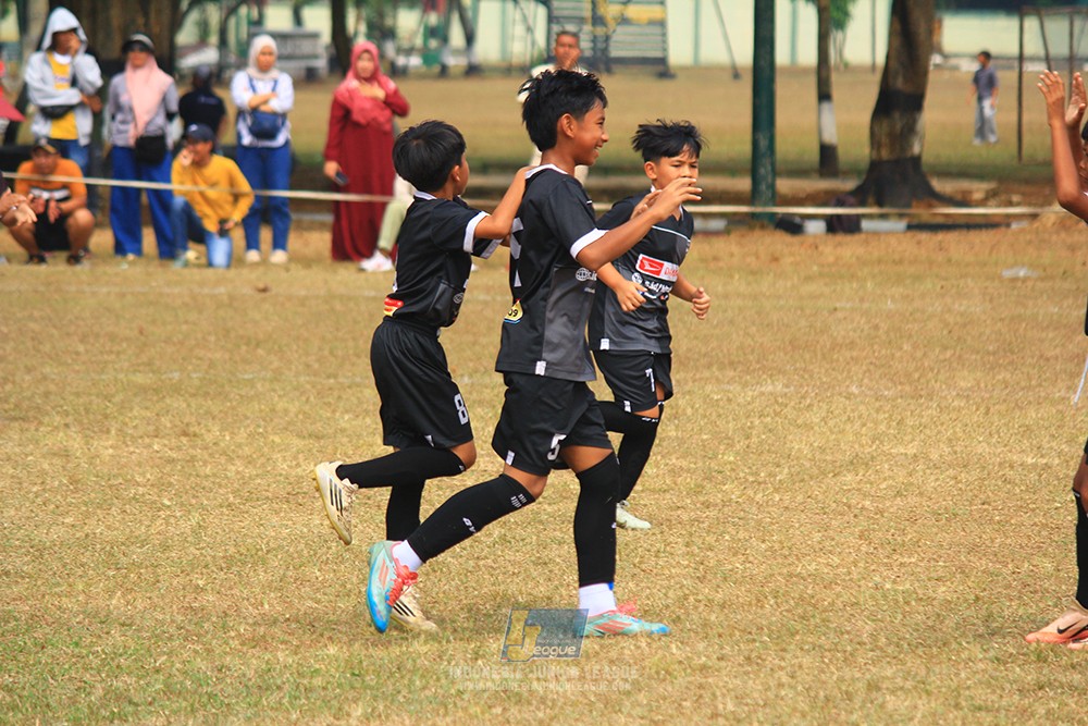 ijlu11 big8 190726 steelford united vs jips soccer