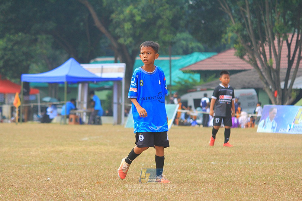 ijlu11 big8 190726 steelford united vs jips soccer