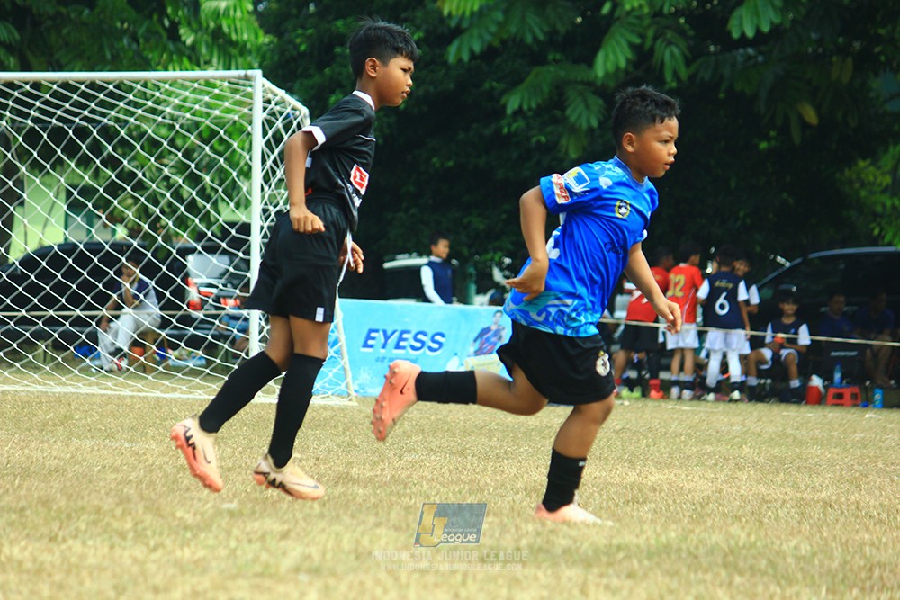 ijlu11 big8 190726 steelford united vs jips soccer