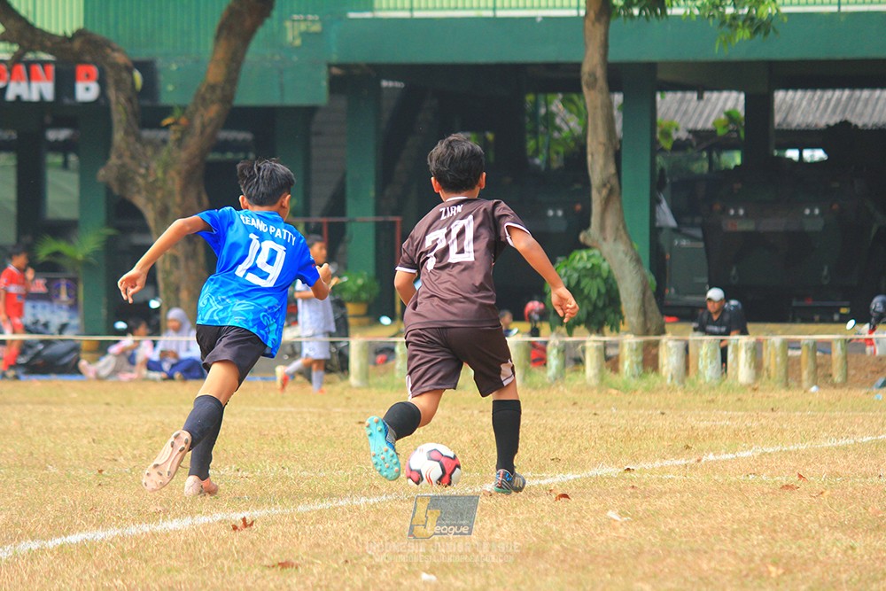 ijlu11 big8 190726 steelford united vs jips soccer