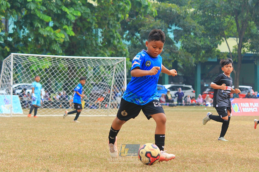 ijlu11 big8 190726 steelford united vs jips soccer