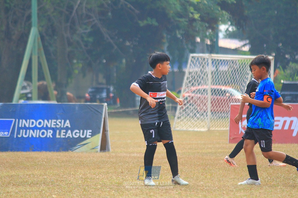 ijlu11 big8 190726 steelford united vs jips soccer