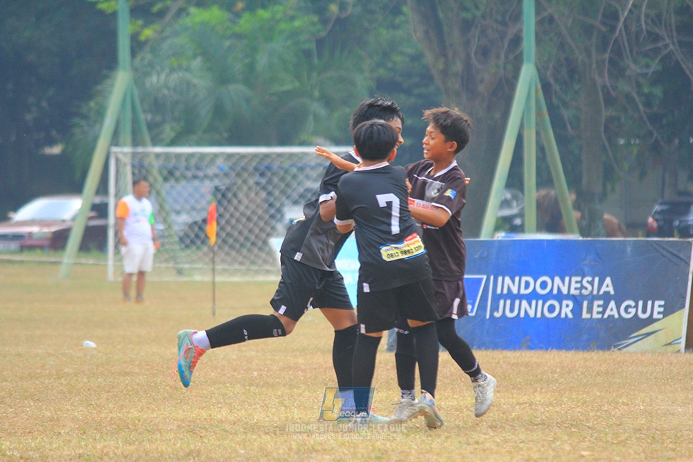 ijlu11 big8 190726 steelford united vs jips soccer