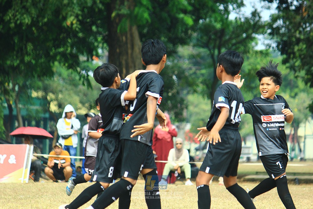ijlu11 big8 190726 steelford united vs jips soccer