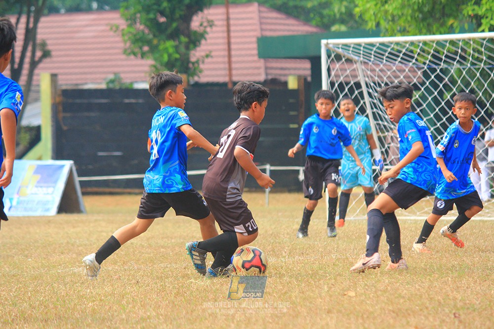 ijlu11 big8 190726 steelford united vs jips soccer