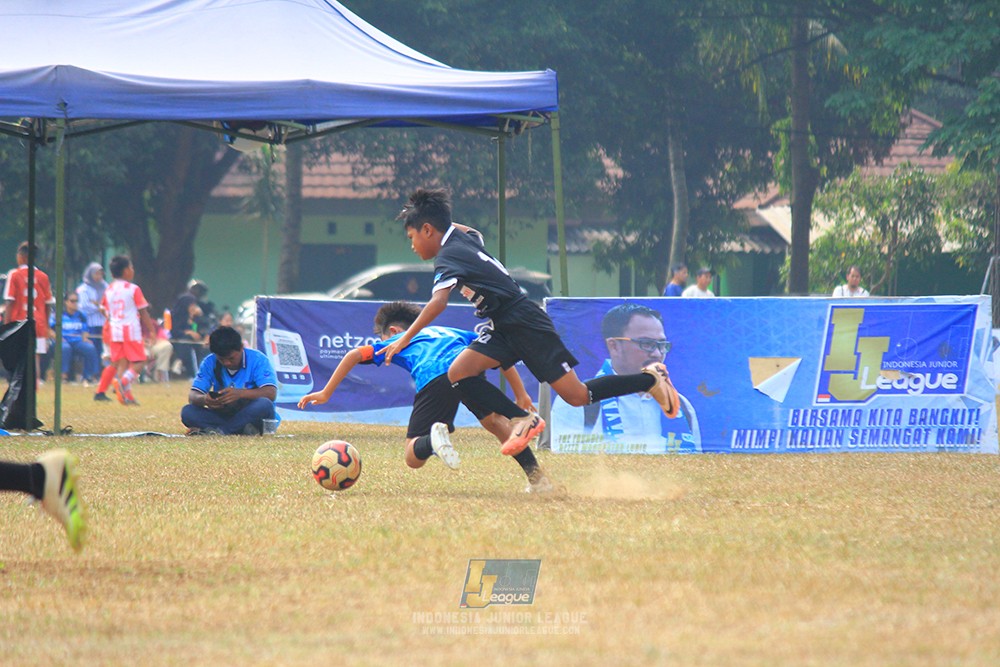 ijlu11 big8 190726 steelford united vs jips soccer