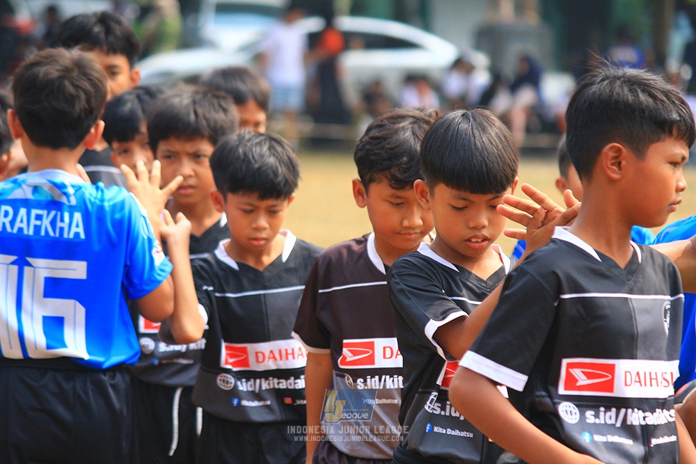 ijlu11 big8 190726 steelford united vs jips soccer